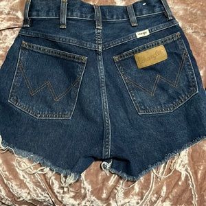 New wrangler shorts
